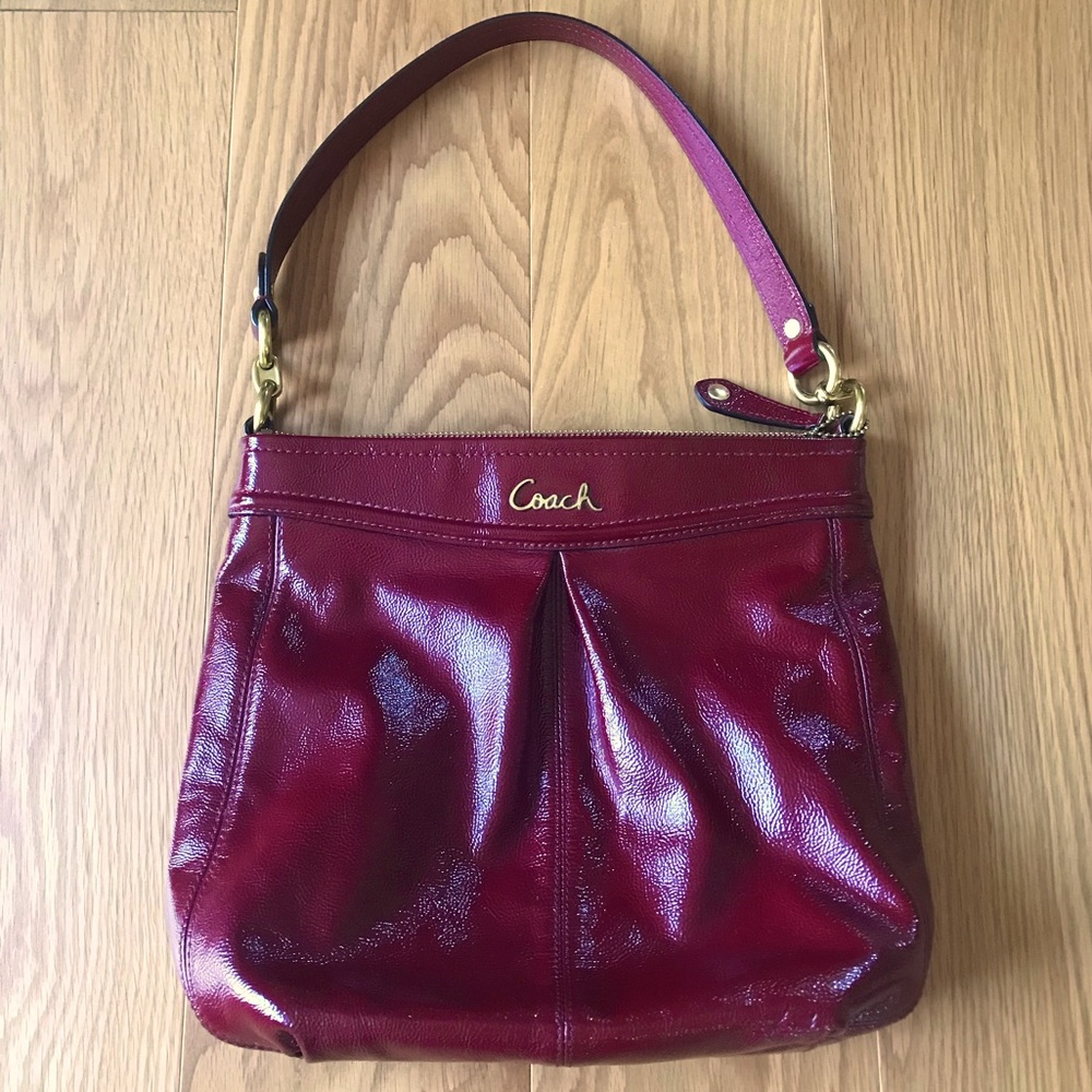 Coach vintage red/burgundy shoulder bag. In great condition.